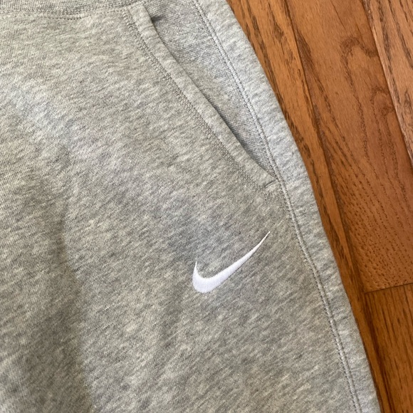 Minnesota Nike Sweatpants - Picture 5 of 5